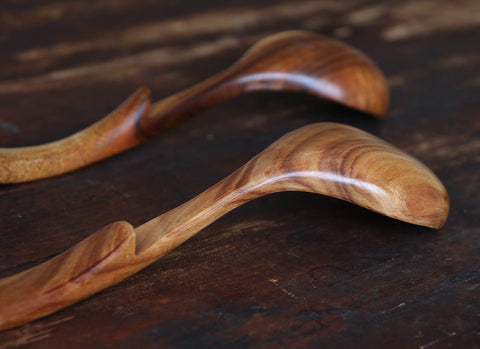 NAYAHOSE cucharón pequeño de teca ideal para porciones y pruebas.