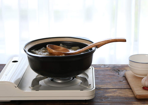 NAYAHOSE set de utensilios de madera teca para cocinar con elegancia natural.