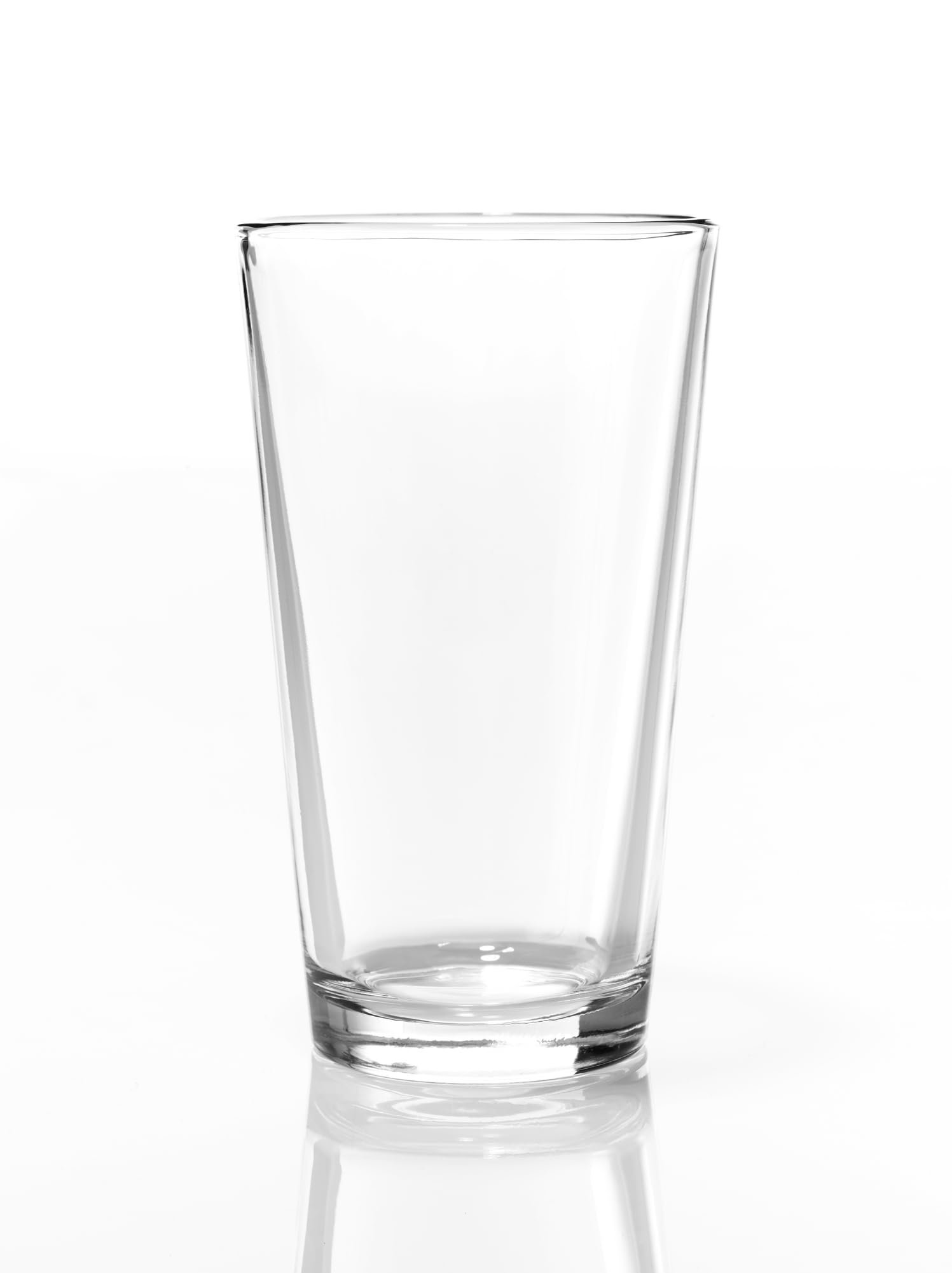 Vaso Necessia para cerveza, borde grueso que realza color y estilo.