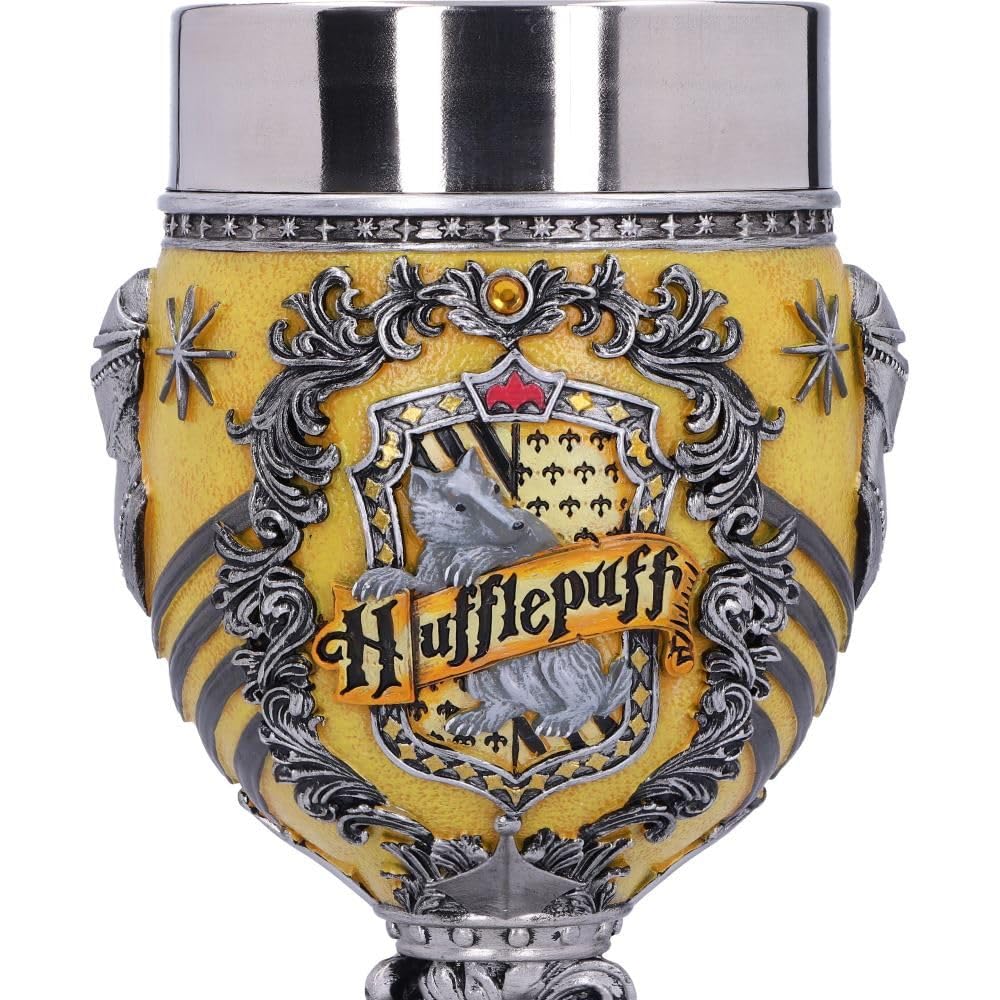 Cáliz de Hogwarts con colores amarillo y plateado, diseño oficial Nemesis Now