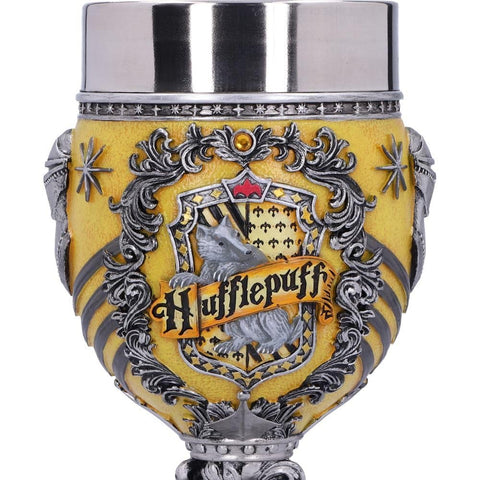 Cáliz de Hogwarts con colores amarillo y plateado, diseño oficial Nemesis Now