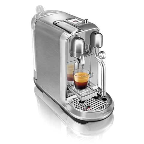 Nespresso Creatista Plus, panel digital a color para ajustar texturas y tamaños.