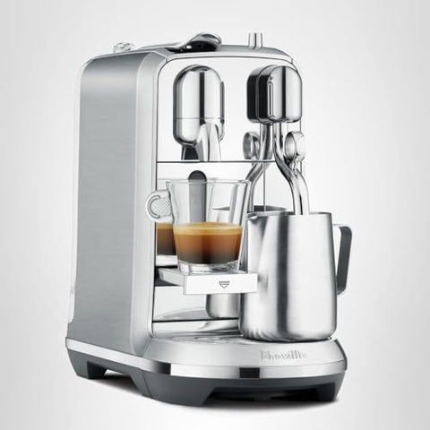 Nespresso Creatista Plus, sistema ThermoJet para calentamiento rápido.