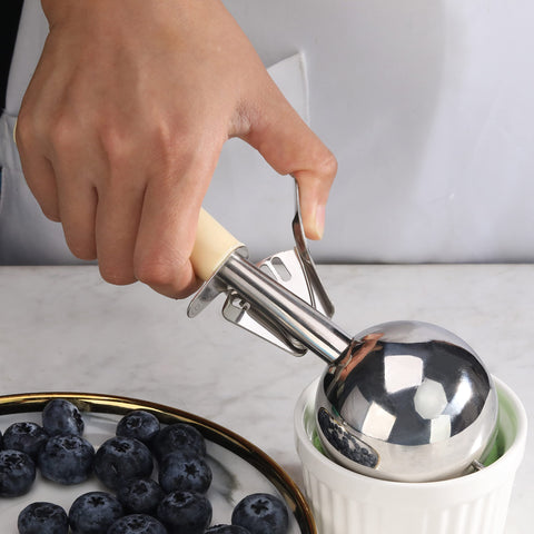 New Star Foodservice apto-lavavajillas facilita limpieza rápida entre turnos.