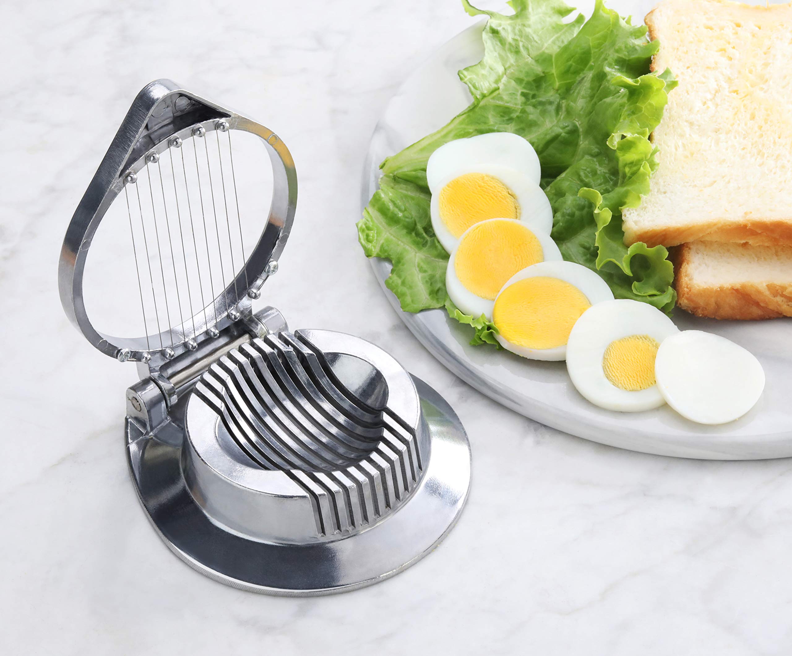 Rebanadora para ensaladas con huevos, rodajas perfectas para presentar plato.