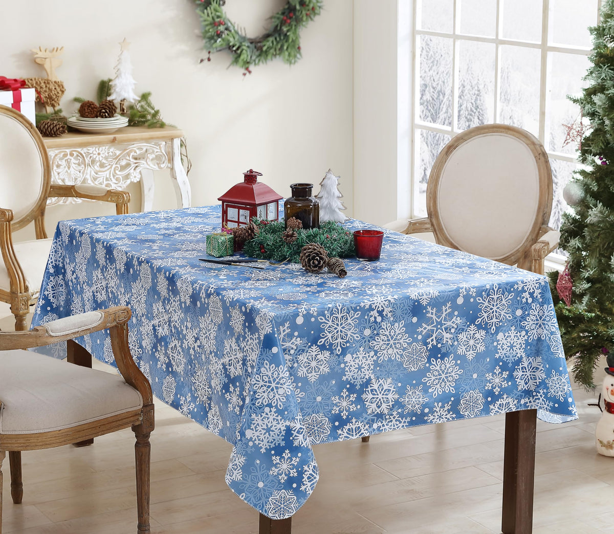 Mantel Newbridge vinilo invierno copos nieve primer plano, ideal para cenas festivas