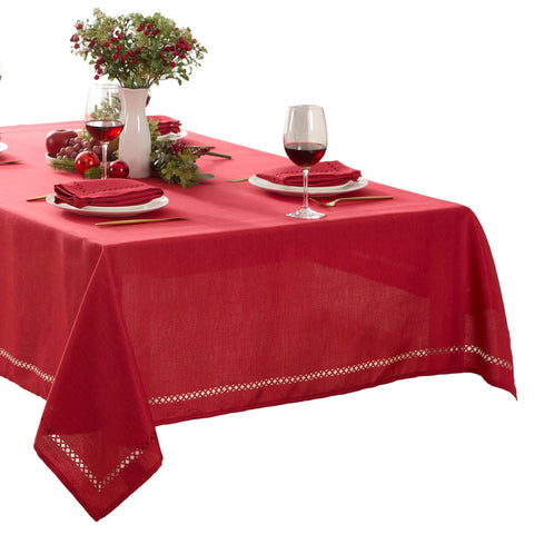 Mantel Newbridge rojo con trama Provence para cenas festivas.