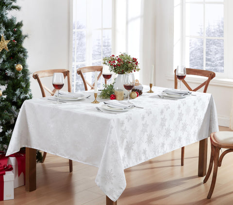 Newbridge Tejido damasco brillante: realza la mesa con elegancia.
