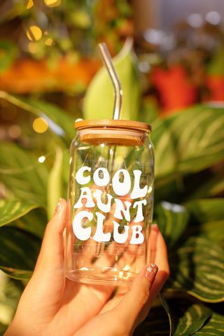 NewEleven copa-cafe-16oz envuelta como regalo, lista para sorprender.