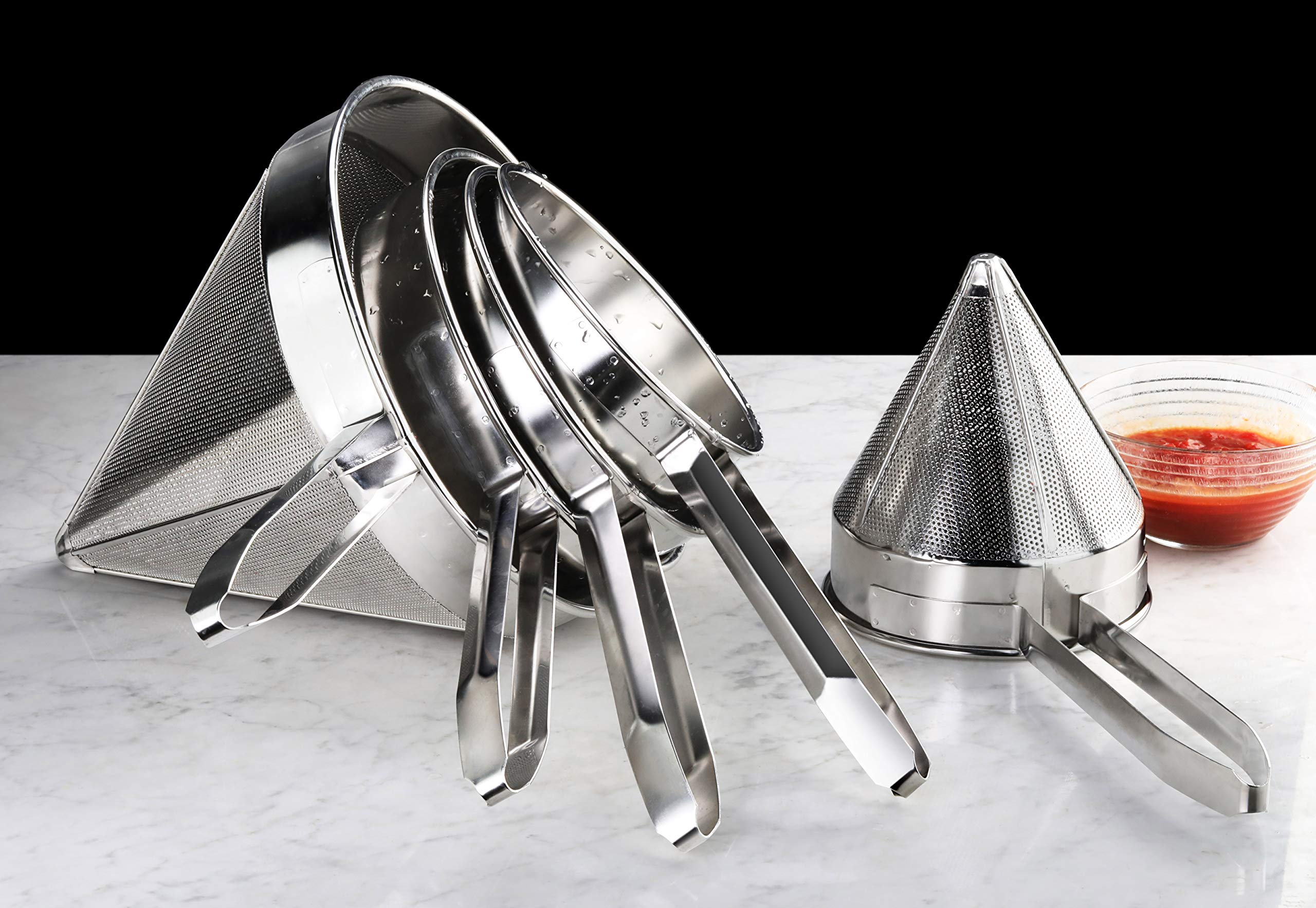 New Star Foodservice 42566: almacenamiento compacto en bandeja cromada para utensilios.
