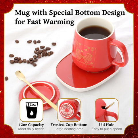 Diseño rojo de suerte Newtay en la taza para fiestas.