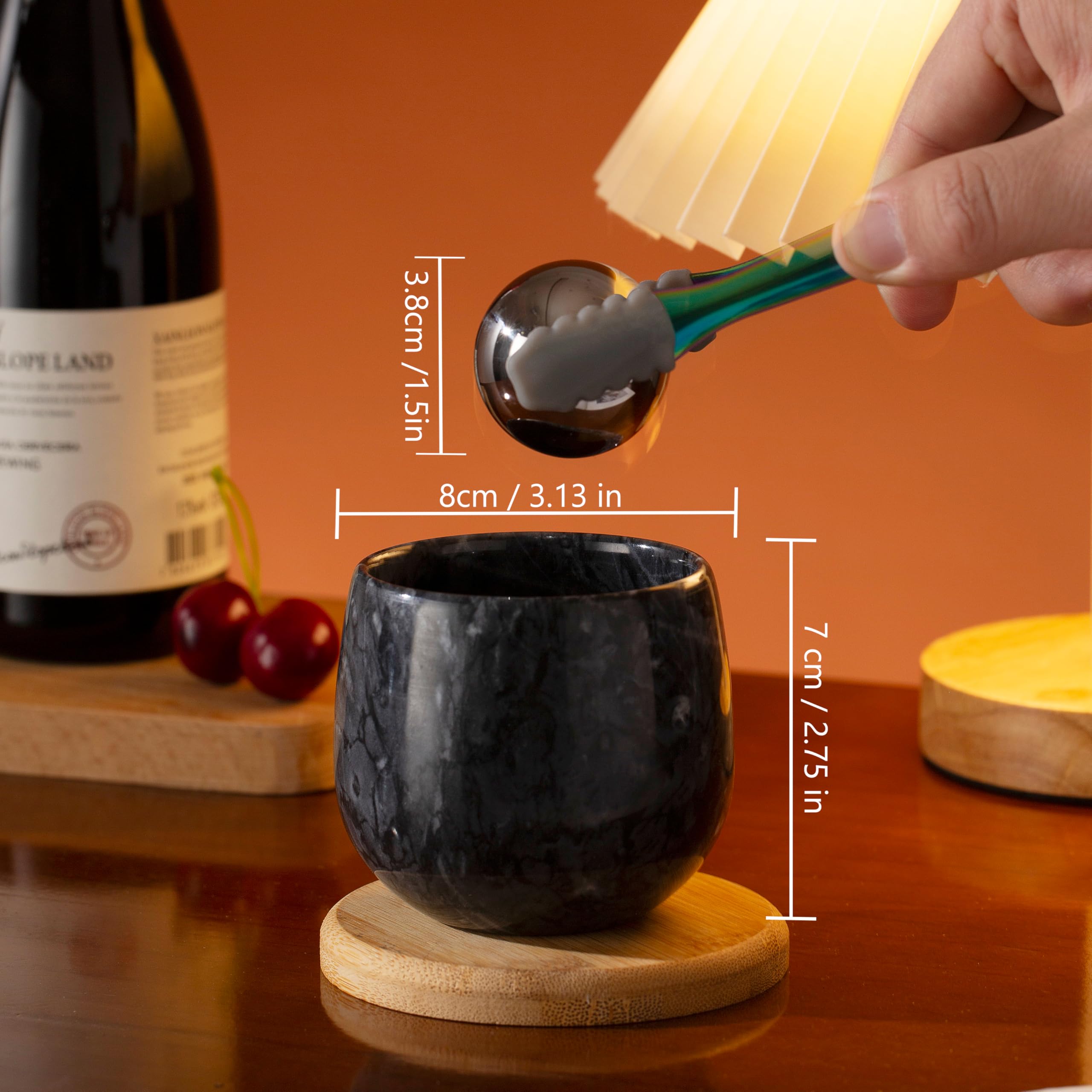 NHKRTE vaso whisky mármol; diseño artesanal que realza la experiencia.