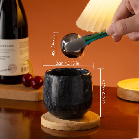 NHKRTE vaso whisky mármol; diseño artesanal que realza la experiencia.