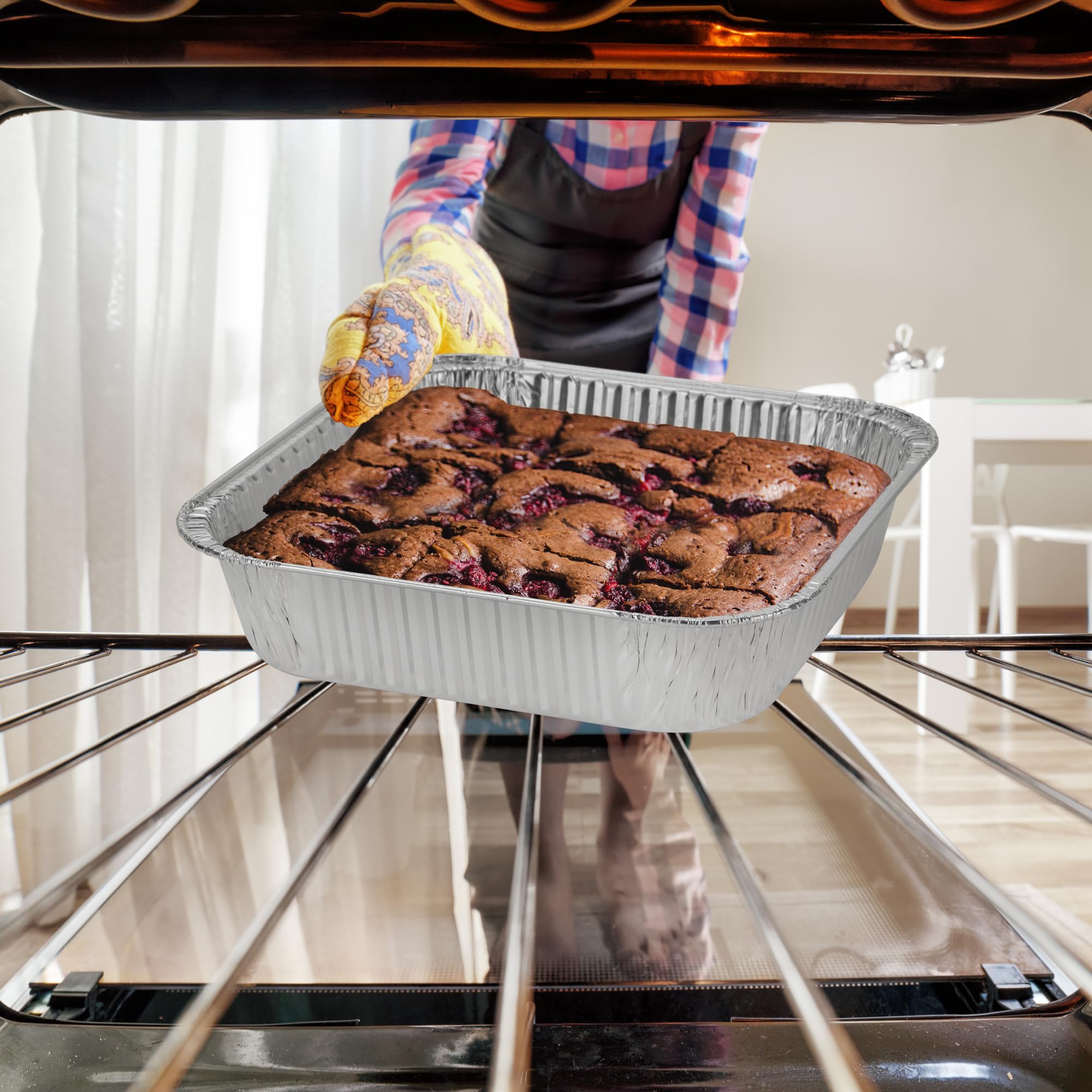 Nicole Home Collection: bandeja aluminio 8x8 con tapa, perfecta para catering.