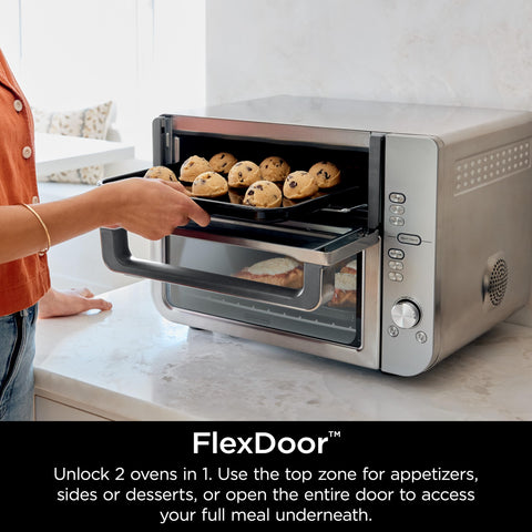 Ninja Double Stack XL: FlexDoor abre dos hornos para dos comidas.