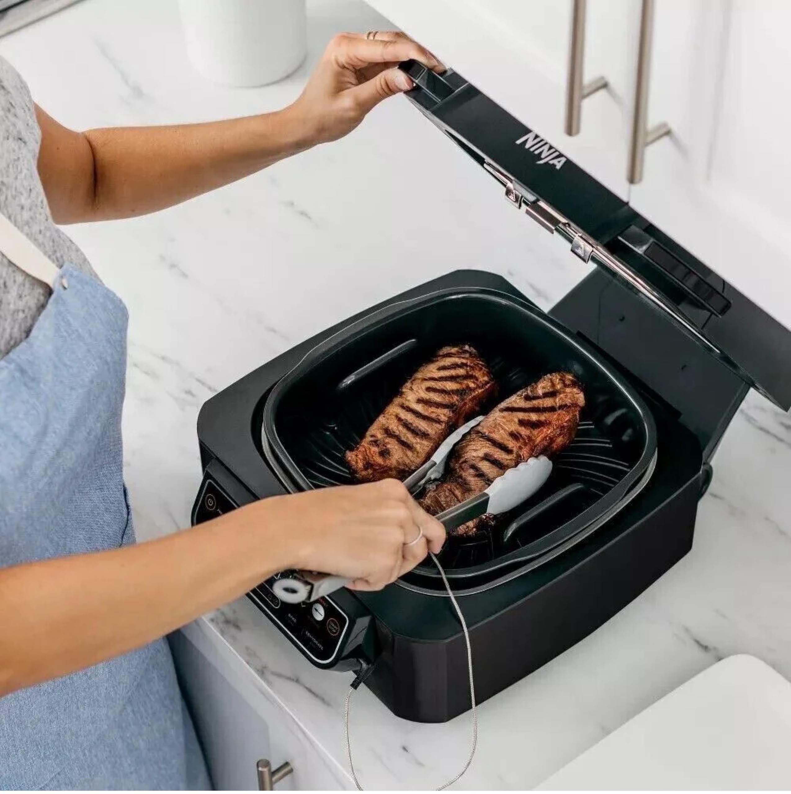 Ninja Foodi Pro rejilla de grill de alta densidad para marcas de asado.