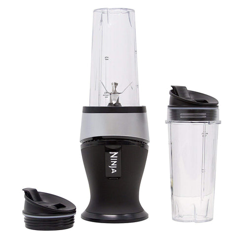 Licuadora Ninja Personal 700W, vista frontal; ideal para batidos rápidos.