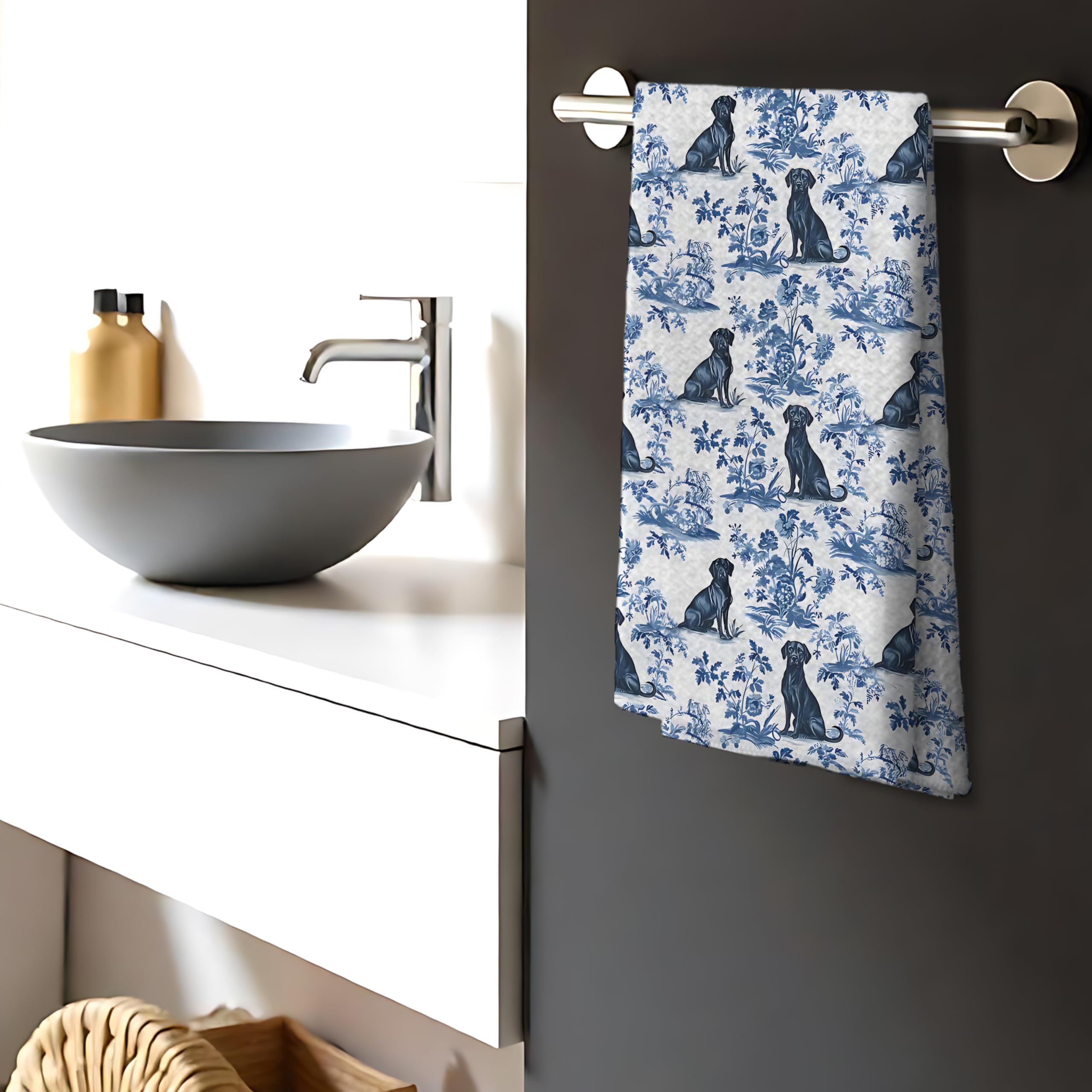 Toalla Nipil decorativa Labrador chinoiserie, ideal para baño o cocina, añade toque elegante.