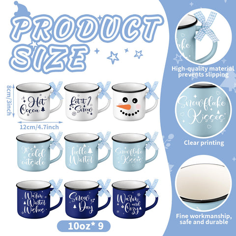 Taza Nitial con copos de nieve, diseño festivo para regalos.