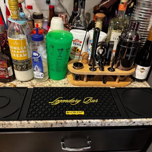 NobleSip diseño negro elegante que añade sofisticación a la barra.