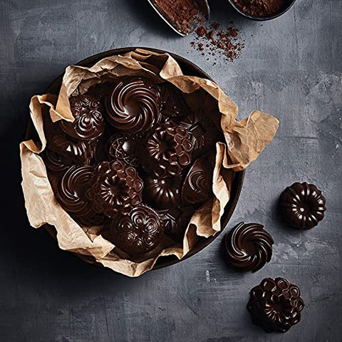 Nordic Ware Bundt Charms forma herencia en oro para recetas clásicas y memorables.