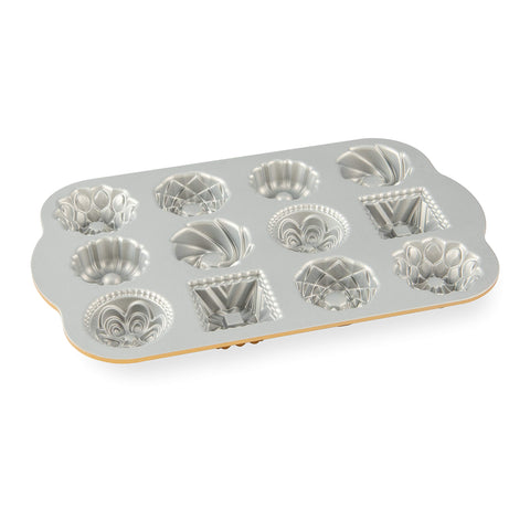Nordic Ware Bundt Charms forma original en oro para bundt y mini pasteles decorativos.