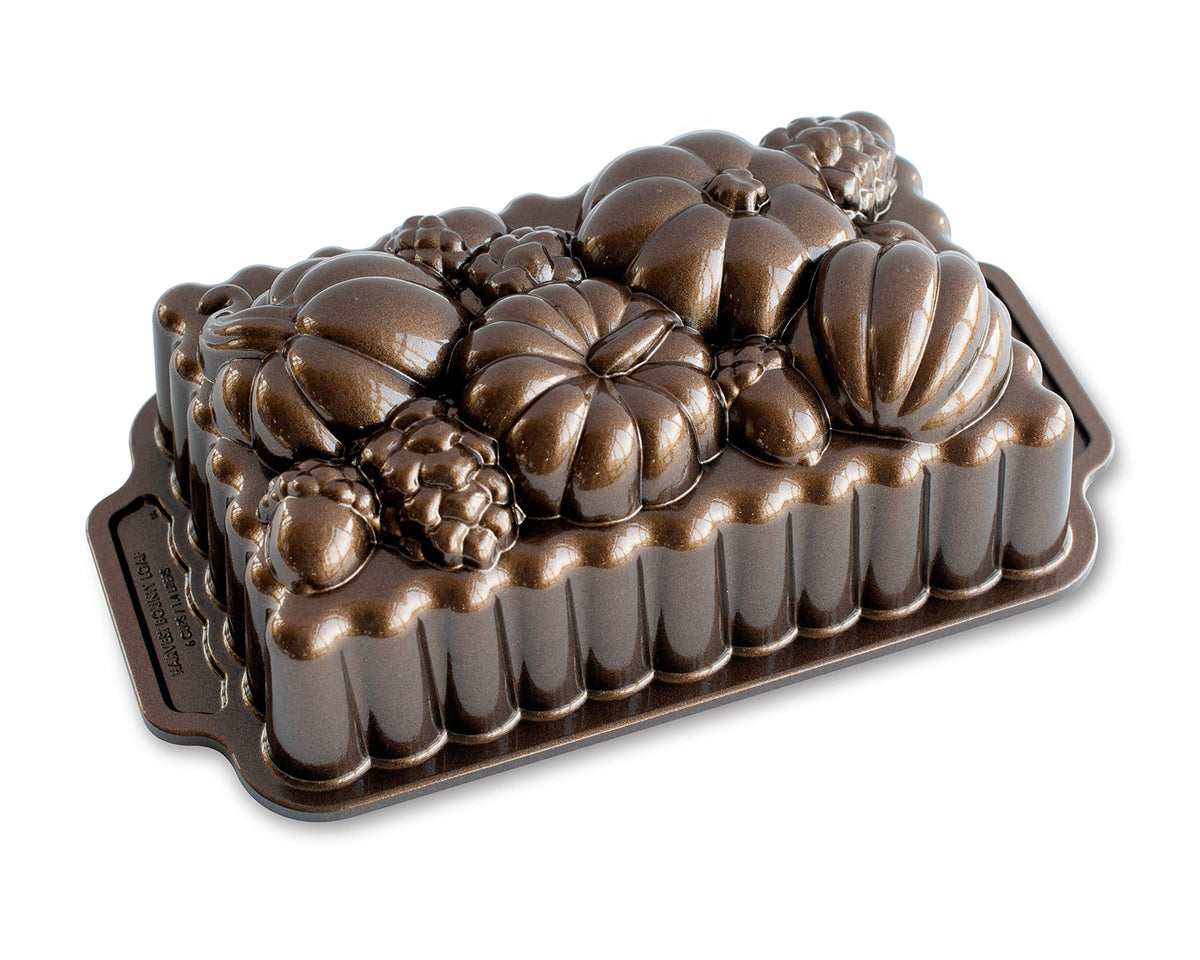 Nordic Ware Harvest Bounty Pan, vista frontal, ideal para panes decorados y elegantes.
