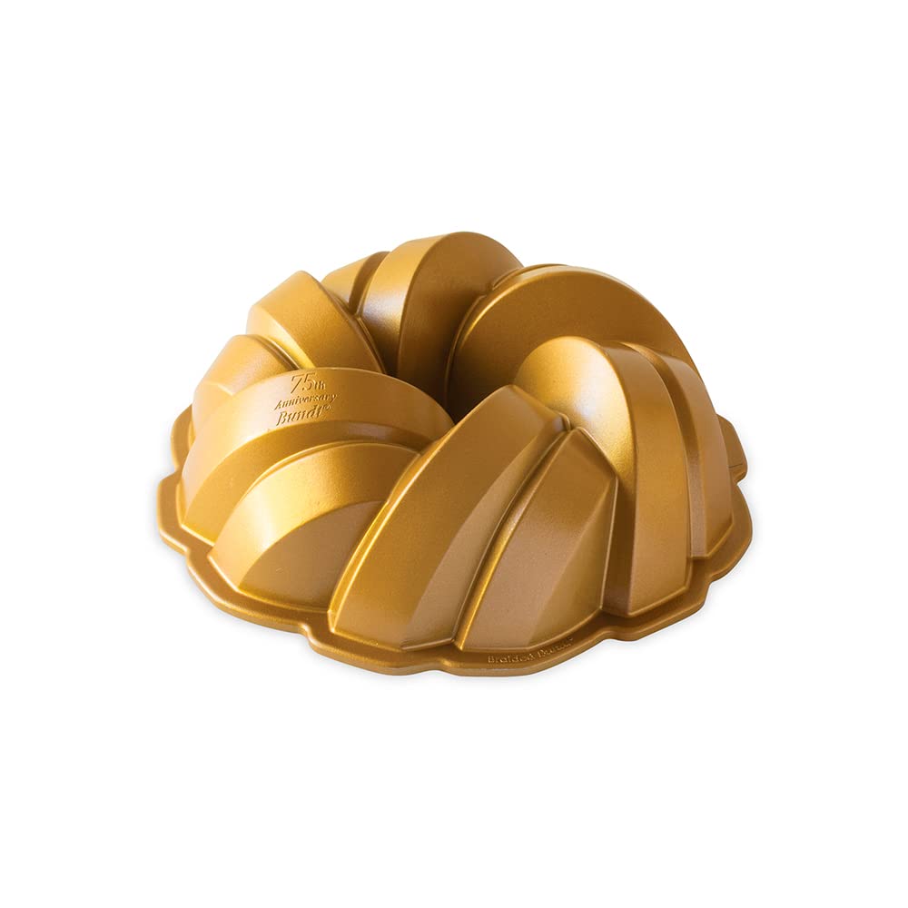 Nordic Ware pan Bundt Aniversario 75 dorado con diseño de trenza para pasteles.