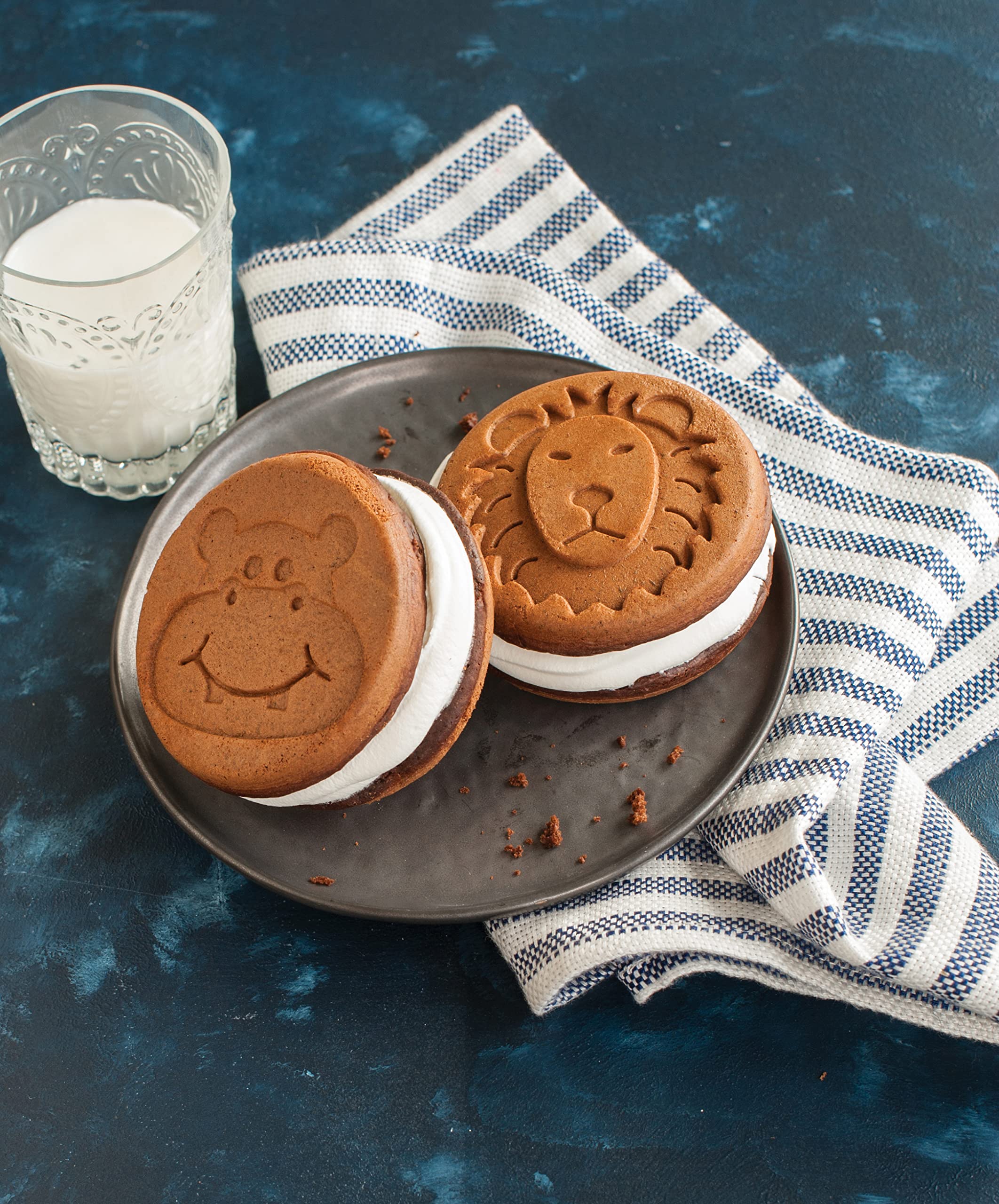 Nordic Ware Zoo Friends rinoceronte: porciones pequeñas perfectas para meriendas.