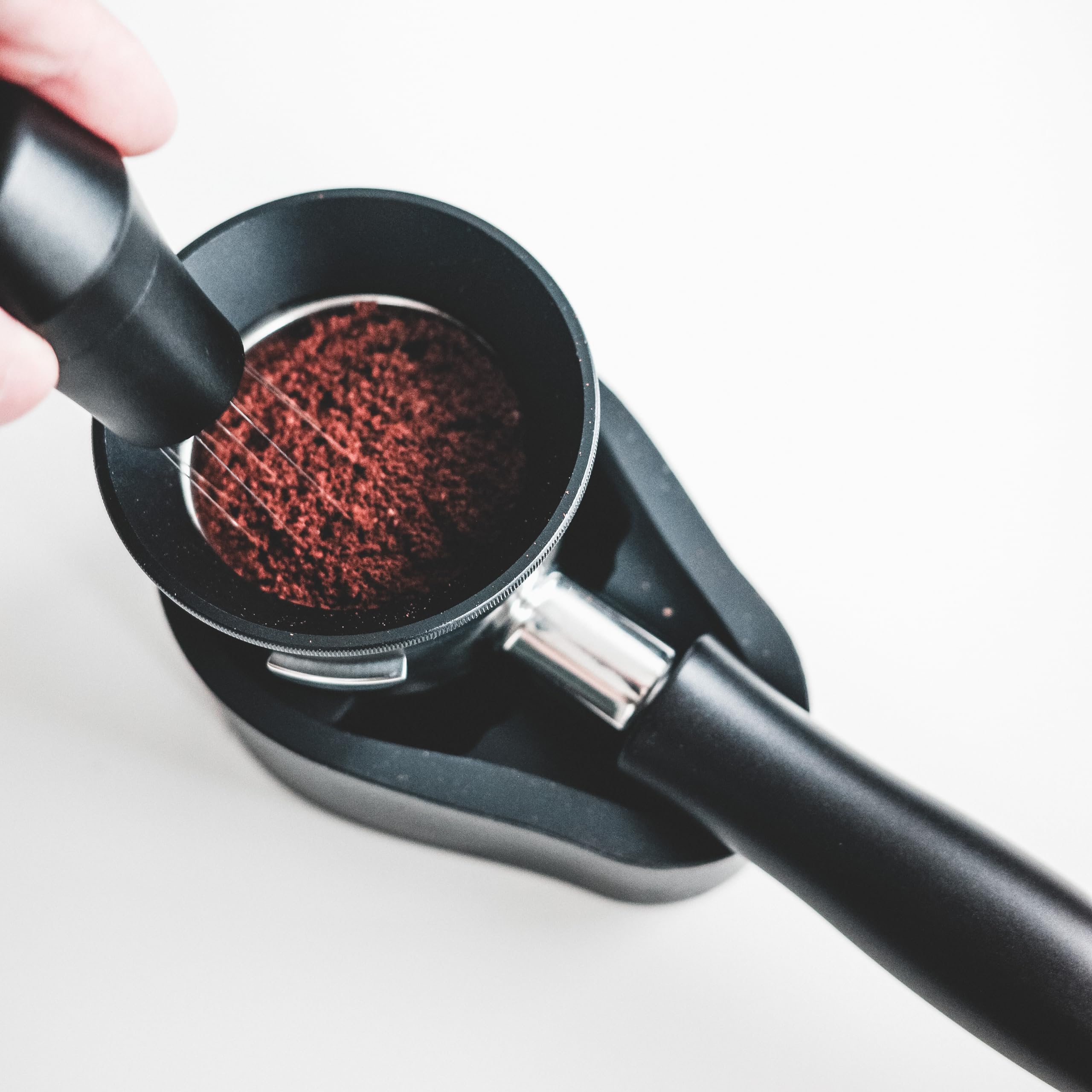 Normcore anillo de dosificación espresso 18mm: diseño ergonómico para manejo cómodo.