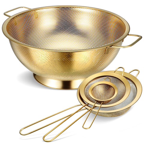 Norme colador dorado de 5 cuartos, ideal para escurrir pasta y verduras con drenaje rápido.