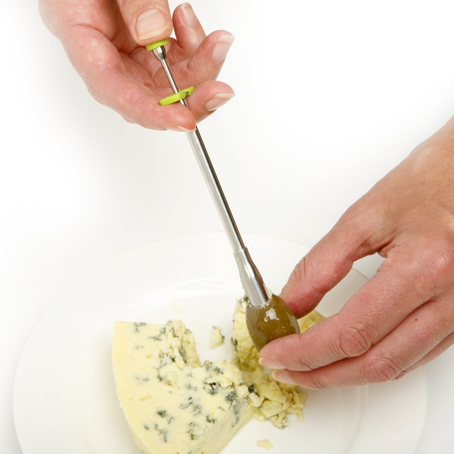 Norpro 1363 uso en cócteles: rellenar aceitunas con queso