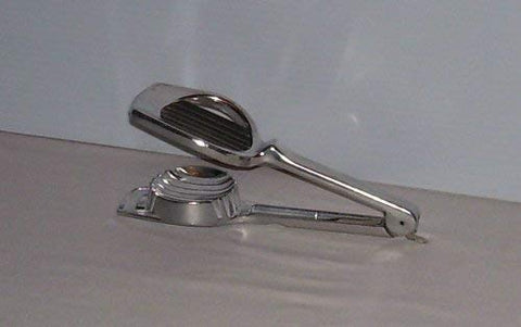 Norpro 5170, lavado manual recomendado para preservar la hoja de acero.