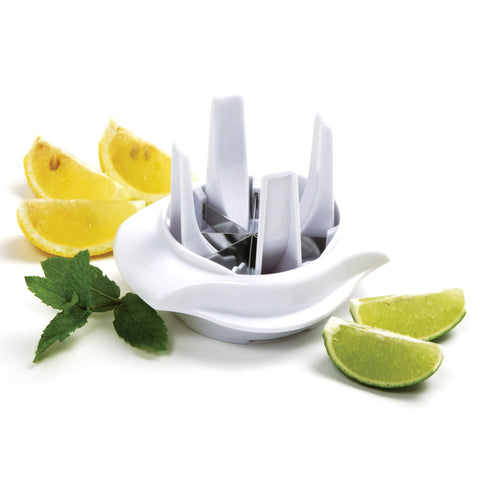 Norpro cortador compacto para limones y limas, ideal para cajón de cocina.