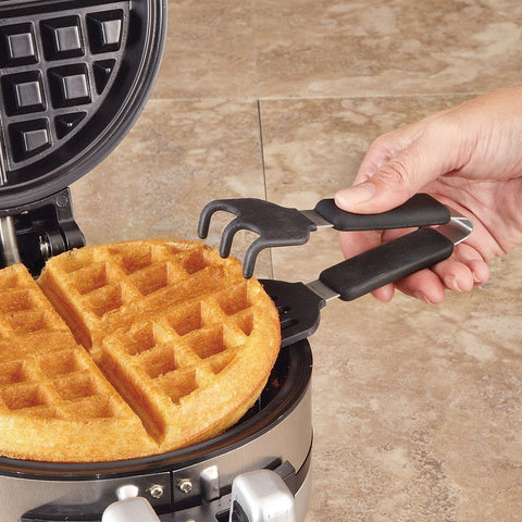 Norpro Grip-EZ: tenazas resistentes al calor para servir panini sin dañar superficies.