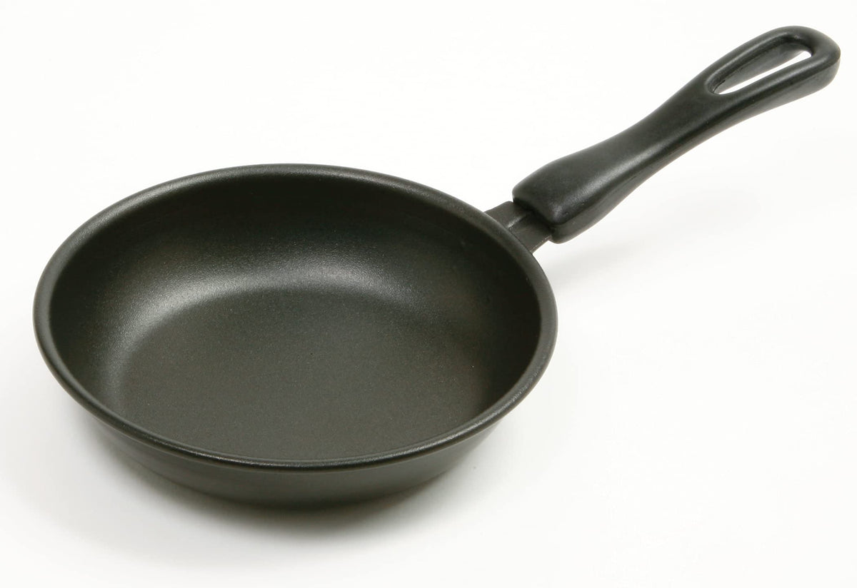 Norpro mini sartén antiadherente de 6 pulgadas, perfecta para desayunos individuales.