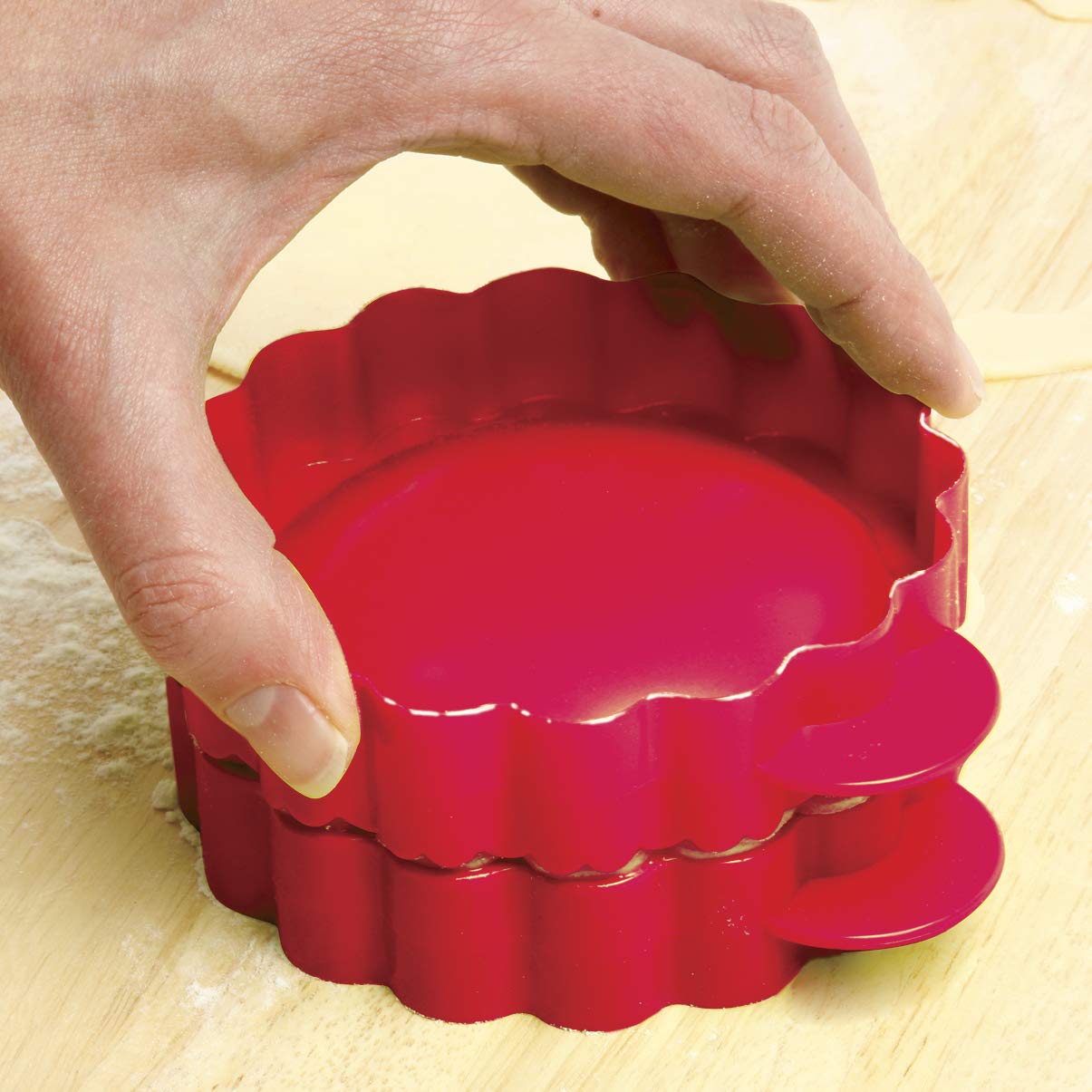 Norpro guía de recetas incluida inspira rellenos creativos para mini pasteles.