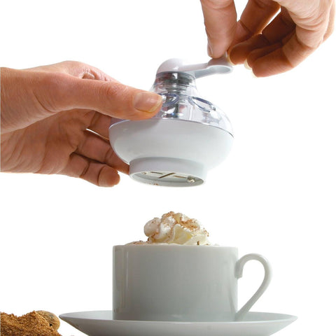 Norpro Nutmeg Grinder, almacenamiento interior para nuez moscada lista para usar