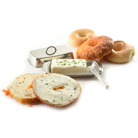Plato de servicio Norpro en acero inoxidable, ideal para mantequilla o queso crema.