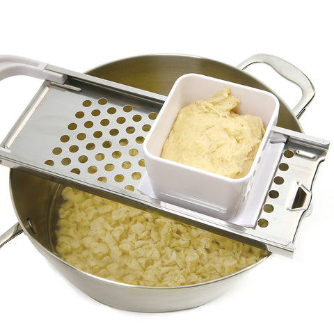 Norpro Spaetzle Maker, mango de plástico cómodo para un manejo seguro