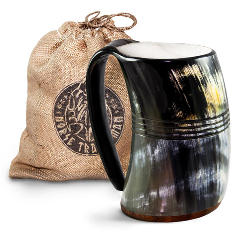 Norse Tradesman XL cuerno vikingo 30oz en la mano, experiencia histórica