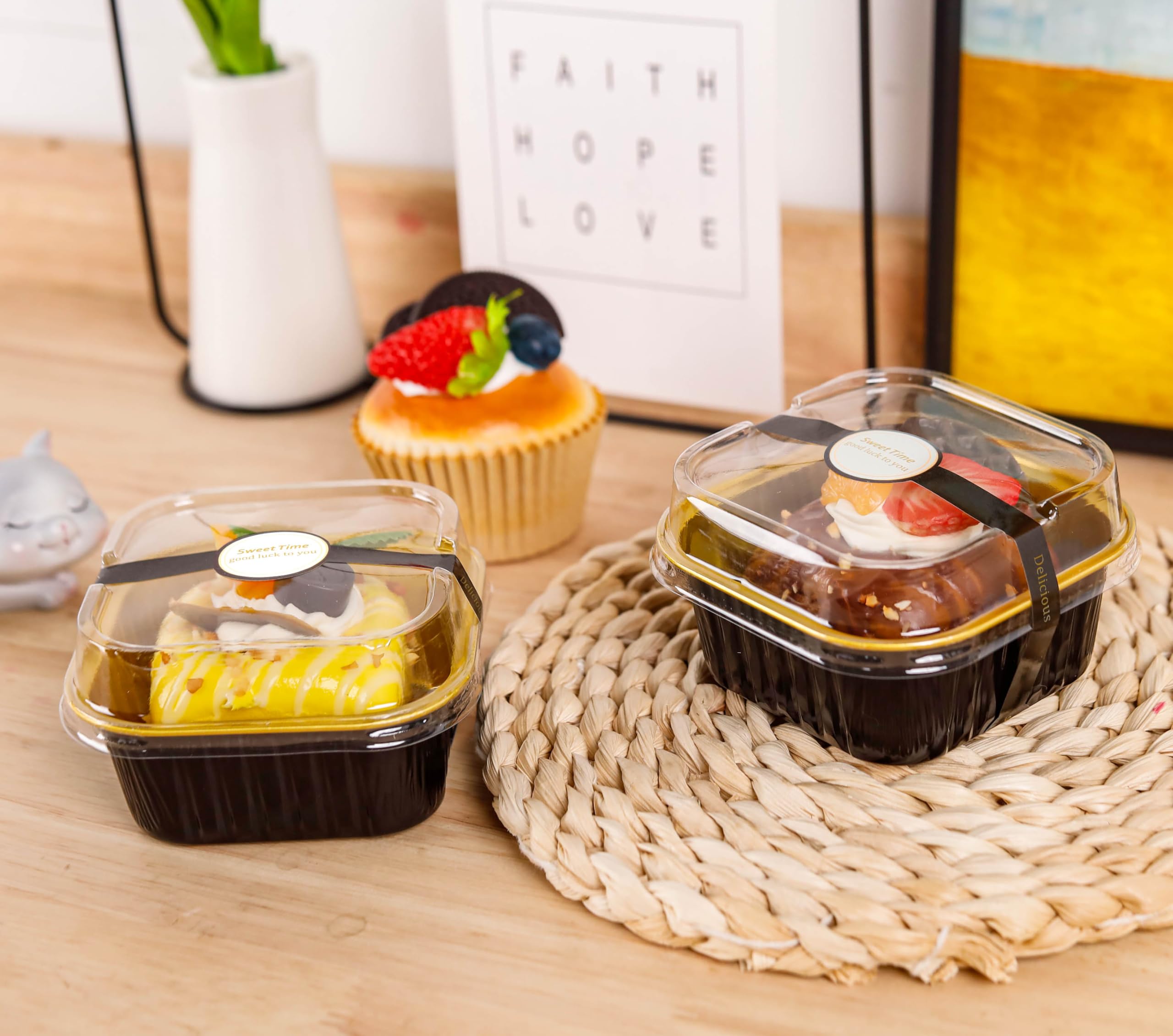 Conjunto NPLUX: 50 vasitos, tapas y cucharas