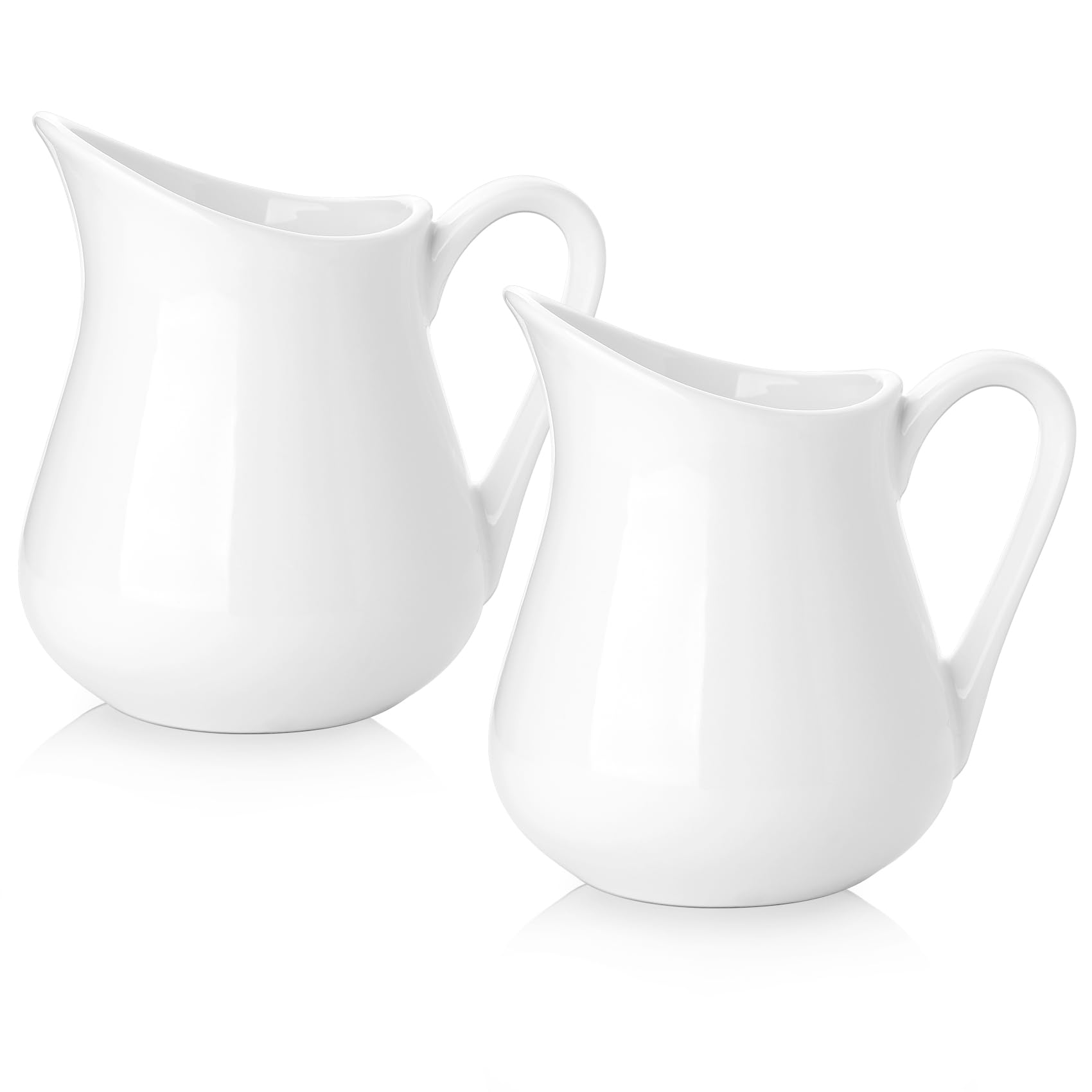 Cremero de Nucookery en cerámica blanco con mango para leche caliente.