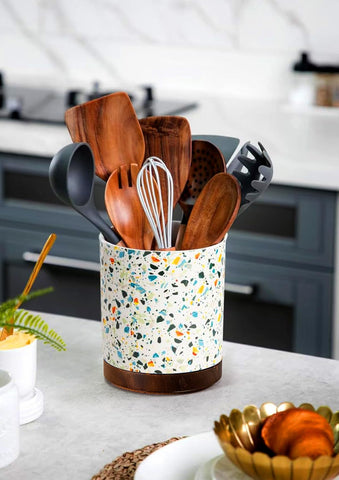 Decoración de cocina estilo granero con Nucookery