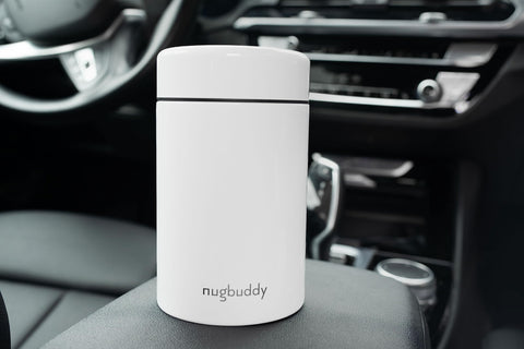nugbuddy diseño compacto cabe en portavasos y mochilas