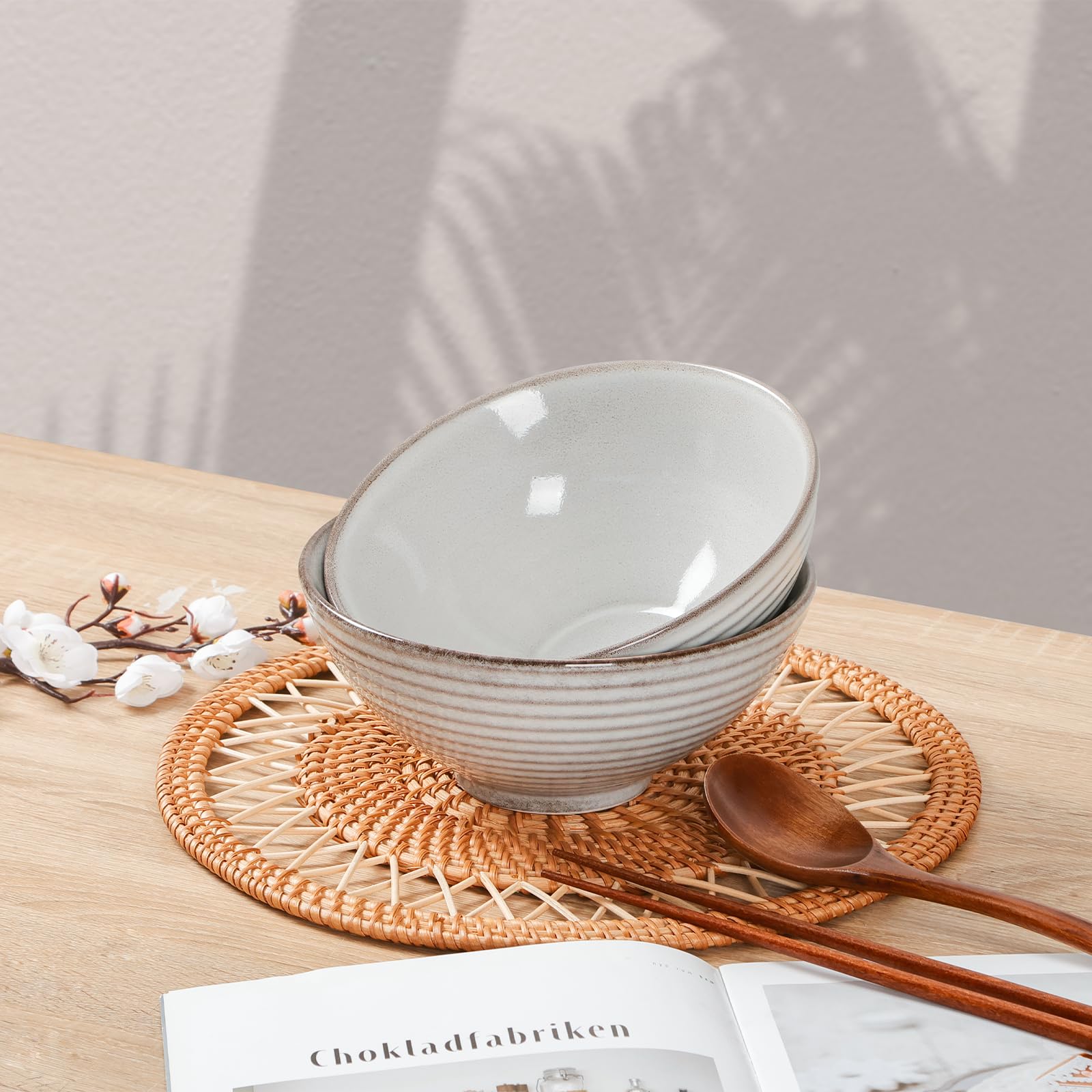 NUTRIUPS diseño gris piedra, acabado mate y elegante para la mesa.