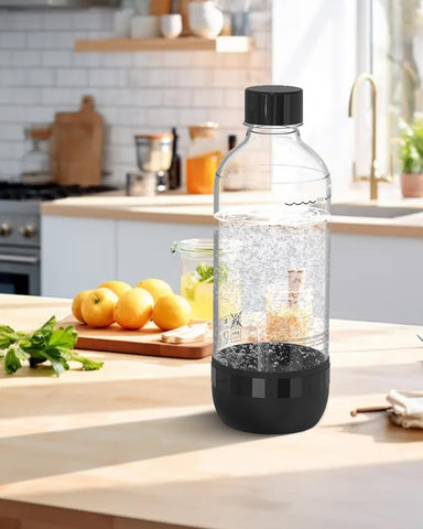 OiDiPi botella de 1 L en cocina, opción segura para bebidas con gas.