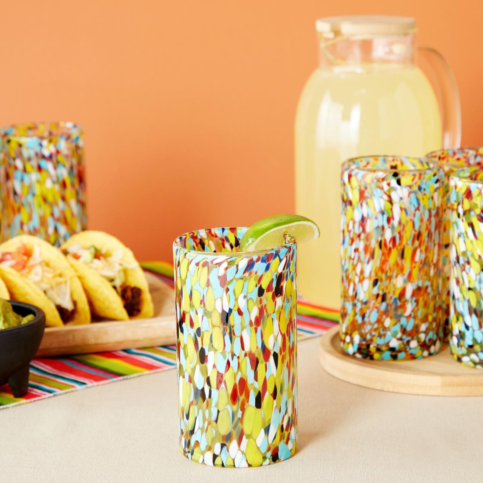 Okuna Outpost vasos 14 onzas confeti multicolor, perfectos para cocteles y zumos.