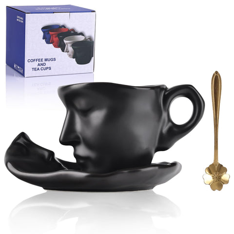 Oliruim taza y platillo beso, ideal para momentos románticos en casa.