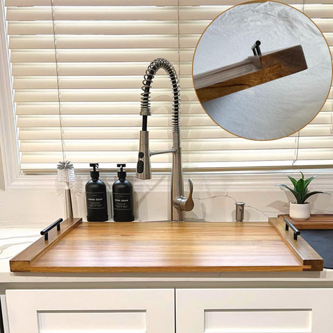 Limpieza fácil de Olive Everything Noodle Board con paño húmedo